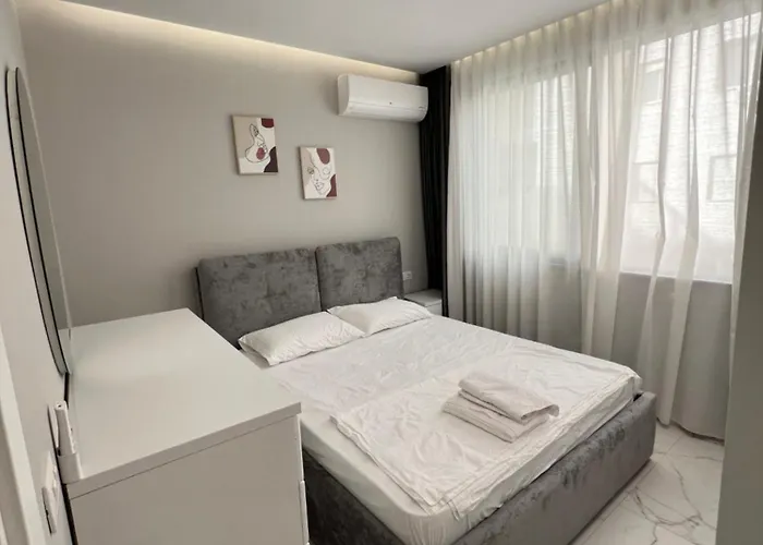 Dorian Seven Durrës