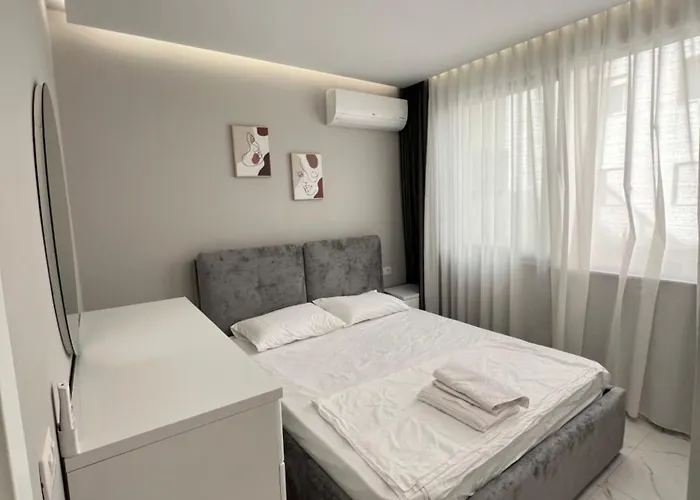 Dorian Seven * Durrës